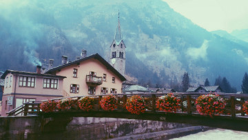 Картинка города -+здания +дома здания цветы мост италия