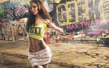 Картинка девушки -unsort+ брюнетки +шатенки max twain девушка улица граффити скейтборд юбка тату