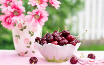 Картинка еда вишня +черешня миска ягоды черешня ваза цветы природа лето