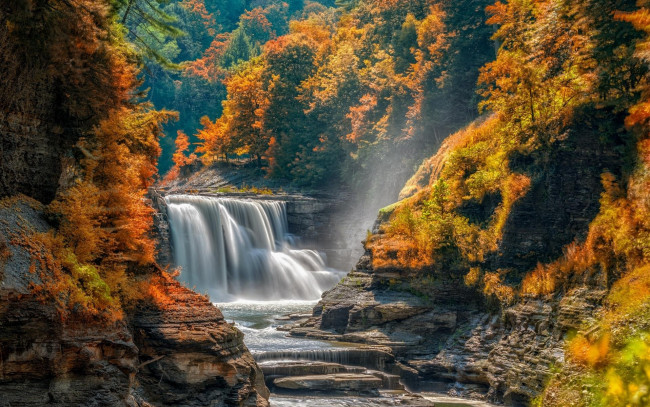 Обои картинки фото природа, водопады, пороги, поток, лес, осень, каскад, водопад, скалы, камни, деревья