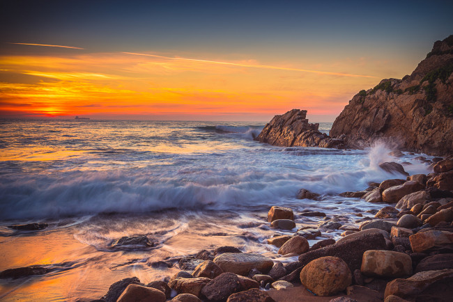 Обои картинки фото природа, восходы, закаты, рассвет, волны, скалы, берег, океан