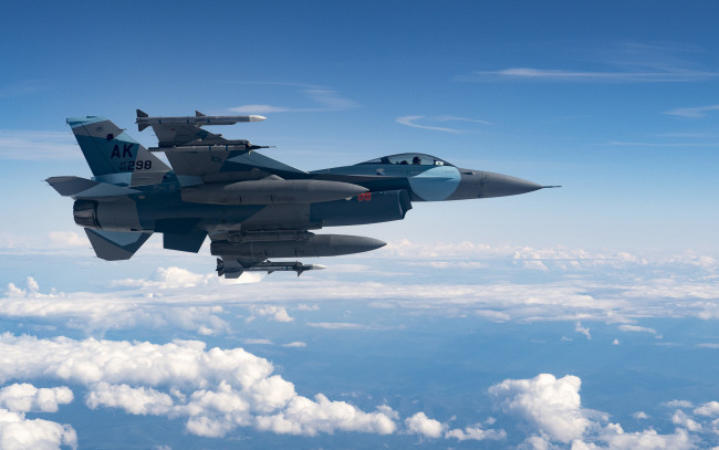 Обои картинки фото f-16 fighting falcon, авиация, боевые самолёты, американский, истребитель, f-16, fighting, falcon, general, dynamics, usaf, военные, самолеты