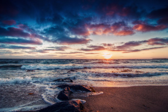 Картинка природа восходы закаты море небо волны солнце пляж камни