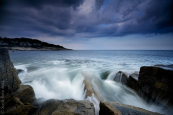 Картинка природа побережье тучи камни волны вола море город берег