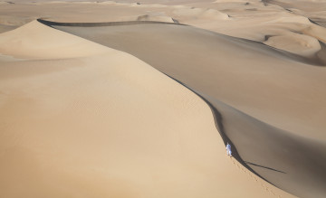 Картинка природа пустыни человек сахара барханы дюны песок пустыня