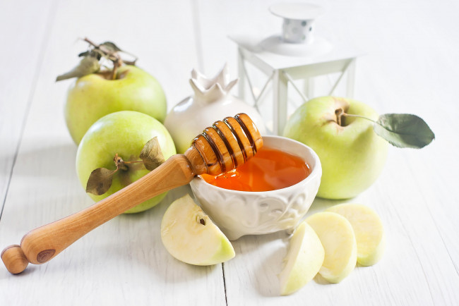 Обои картинки фото еда, мёд,  варенье,  повидло,  джем, мед, яблоки, дольки, сухие, листики