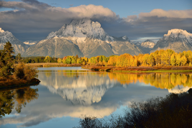 Обои картинки фото природа, реки, озера, горы, деревья, осень, время, года, река, поток