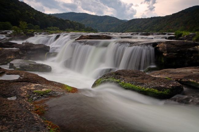 Обои картинки фото природа, водопады, река, потоки, камни
