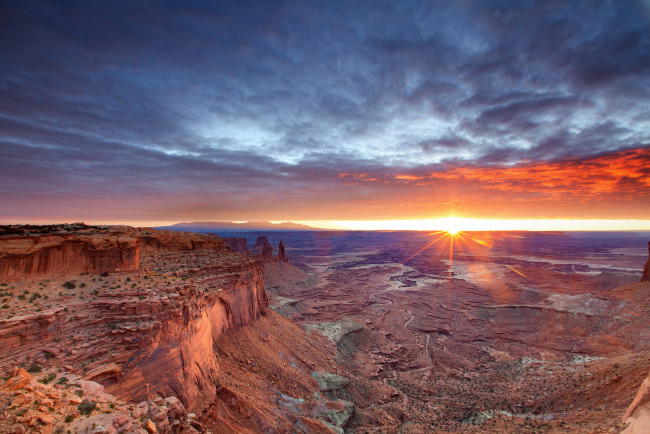 Обои картинки фото природа, восходы, закаты, скалы, сша, каньонлендс, национальный, парк, юта, солнце, каньон, небо, утро, пустыня, canyonlands, national, park