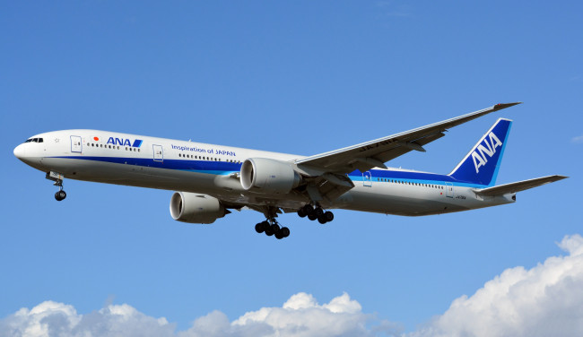 Обои картинки фото boeing 777-300, авиация, пассажирские самолёты, авиалайнер