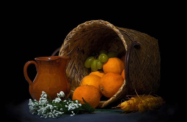 Обои картинки фото еда, натюрморт, фрукты, корзина, виноград, апельсины