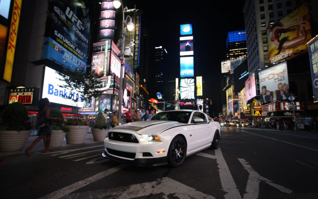 Обои картинки фото ford, автомобили, mustang, автомобиль, город, ночь, улица