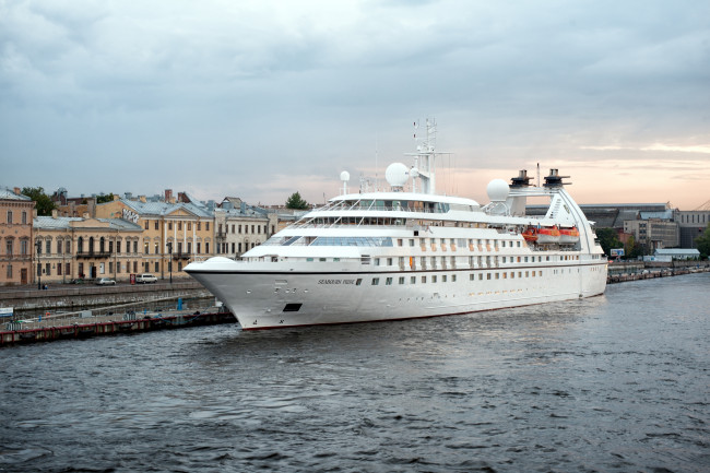 Обои картинки фото корабли, лайнеры, seabourn, pride, набережная