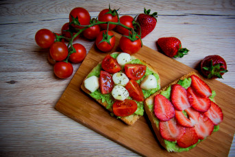 Картинка еда фрукты+и+овощи+вместе снедь клубника помидоры томаты