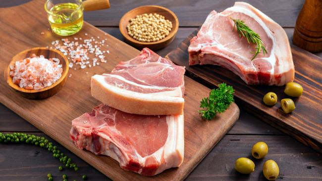 Обои картинки фото еда, мясные блюда, свинина, мясо, оливки