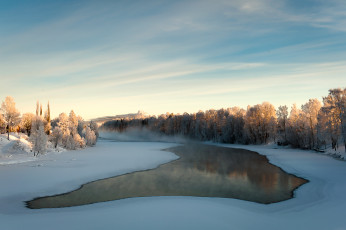 Картинка природа зима река снег деревья дымка туман вода лед