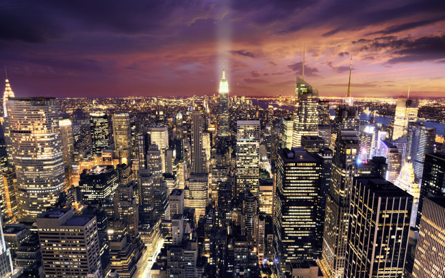 Обои картинки фото города, нью-йорк , сша, башня, мегаполис, высотки, огни, небо, облака, здания, ночь, город