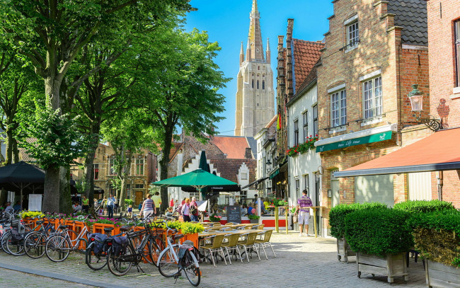 Обои картинки фото города, брюгге , бельгия, улица, кафе, прохожие