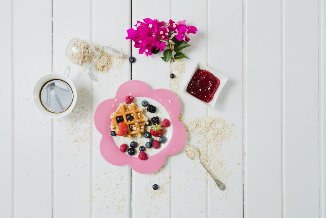 Обои картинки фото еда, разное, ягоды, завтрак, джем, вафля, овсянка