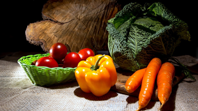 Обои картинки фото еда, овощи, перец, помидоры, капуста, морковь, томаты