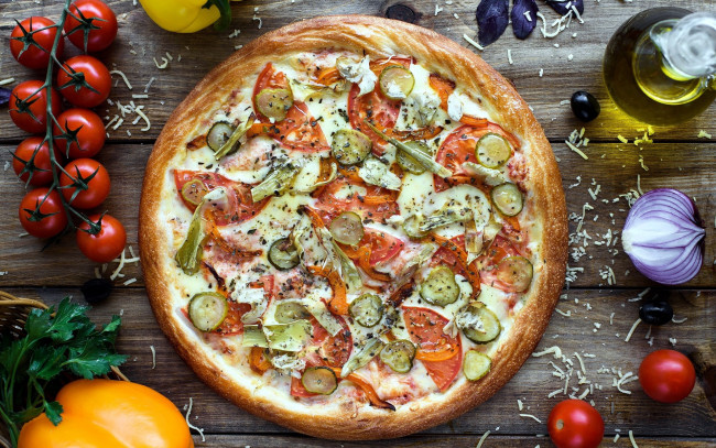 Обои картинки фото еда, пицца, лук, огурцы, помидоры, томаты