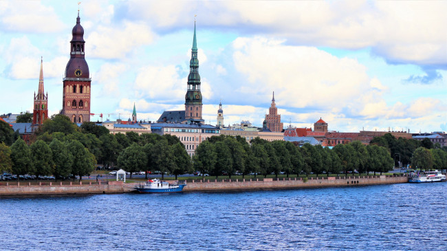 Обои картинки фото города, рига , латвия, река, набережная, собор