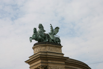 обоя будапешт, авторvarvarra, города, венгрия, фигуры, памятник, лошади