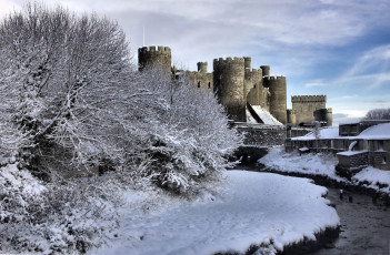 Картинка conwy castle уэльс города дворцы замки крепости снег зима башни река деревья