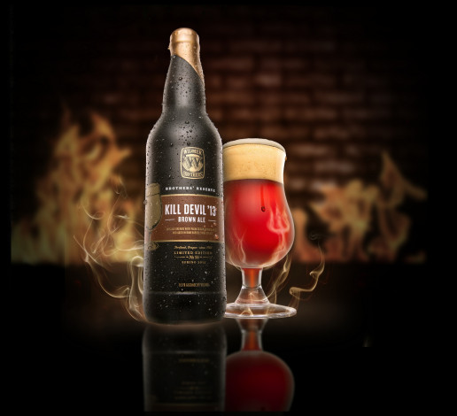 Обои картинки фото kill devil beer 2013 brown ale, бренды, бренды напитков , разное, бутылка, бокал, пиво, бренд