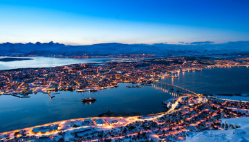 Картинка norway+tromso города -+огни+ночного+города ночь арктика огни залив tromso дома norway