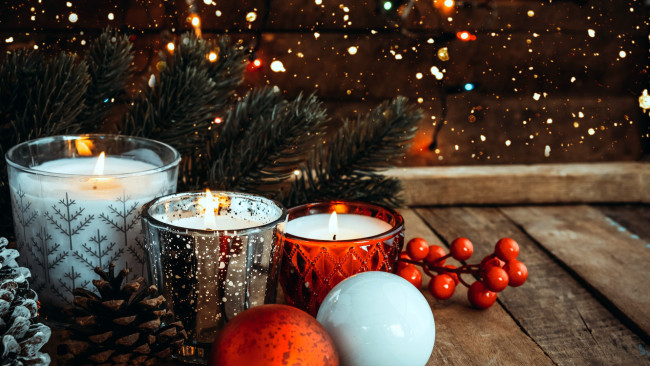 Обои картинки фото праздничные, новогодние свечи, шишка, свечи, огоньки