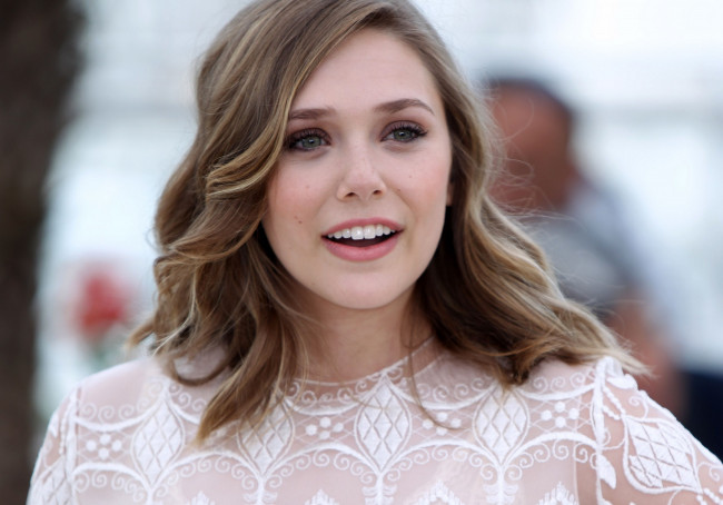 Обои картинки фото девушки, elizabeth olsen, улыбка, лицо, актриса