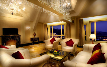 Картинка интерьер гостиная кресла мебель люстра торшер сумерки подвески диван хрустальные бежевая комната стиль элегантная