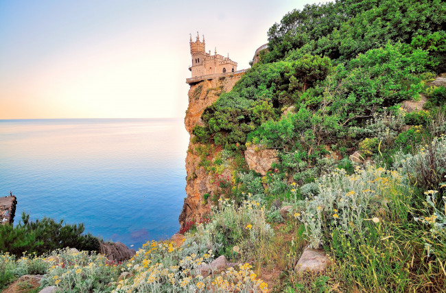 Обои картинки фото ласточкино, гнездо, Ялта, города, украина, море, утес, замок