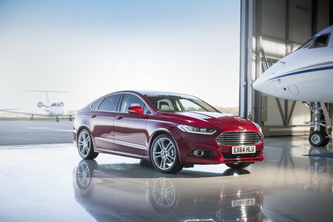 Обои картинки фото автомобили, ford, красный, 2014г, uk-spec, hatchback, mondeo