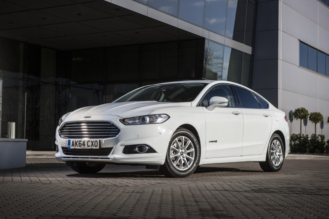 Обои картинки фото автомобили, ford, mondeo, светлый, 2014г, uk-spec, sedan, hybrid