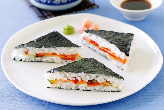 Обои картинки фото еда, рыба,  морепродукты,  суши,  роллы, кухня, суши, японская