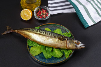Картинка еда рыбные+блюда +с+морепродуктами масло лимон перец скумбрия копченая