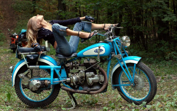 Картинка мотоциклы мото девушкой ретро