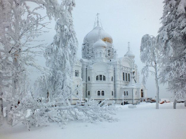 Обои картинки фото белогорский свято-николаевский мужской, города, - православные церкви,  монастыри, зима, храм, церковь, снег, деревья