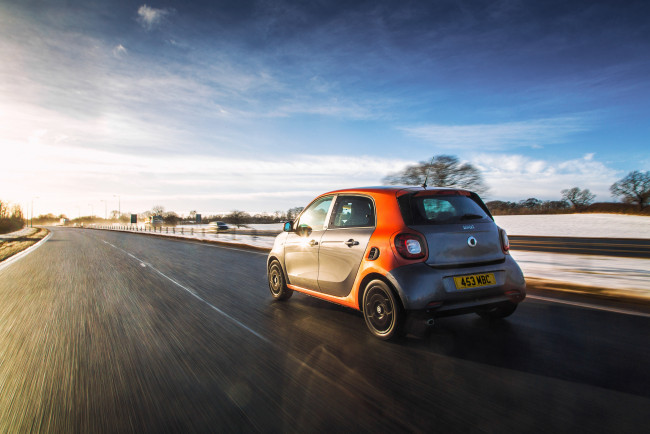 Обои картинки фото автомобили, smart, 2015г, w453, uk-spec, edition, forfour