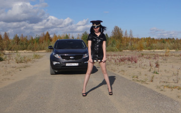 Картинка автомобили -авто+с+девушками kia sportage
