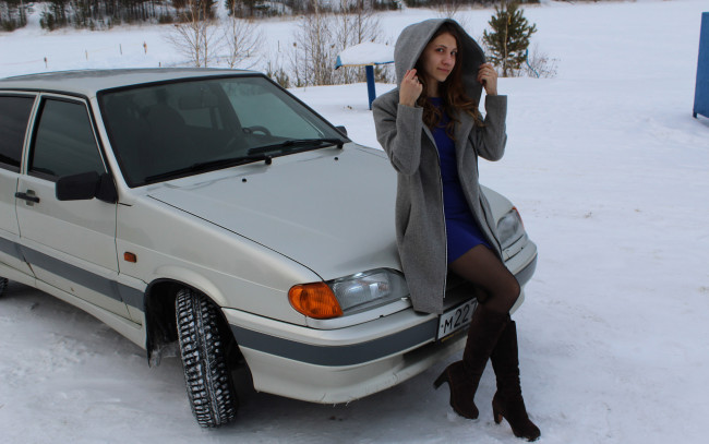 Обои картинки фото автомобили, -авто с девушками, lada, 2114