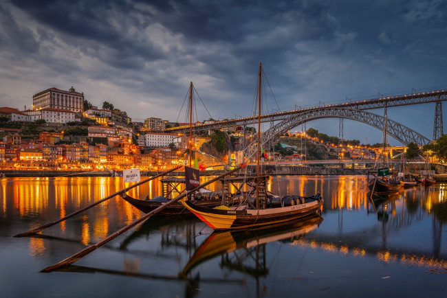 Обои картинки фото города, порту , португалия, порту, вечер, мост, огни, очаровательный, яркий, колоритный