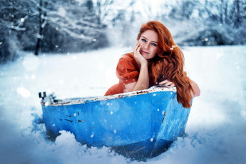 обоя девушки, - рыжеволосые и разноцветные, зима, снег, лодка, рыжеволосая, поза