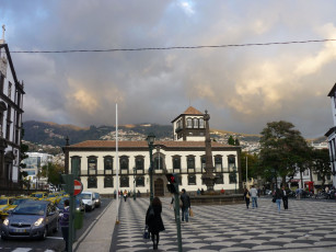 Картинка города улицы площади набережные funchal portugal madeira