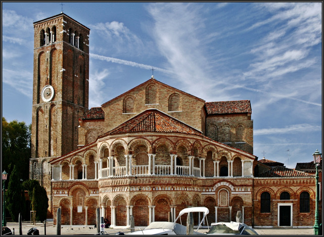 Обои картинки фото basilica, di, santa, maria, donato, города, венеция, италия
