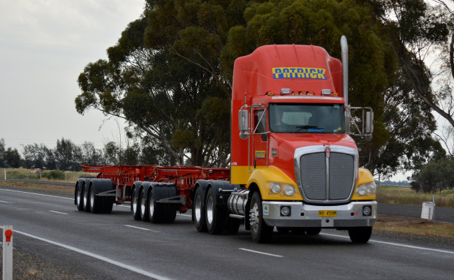 Обои картинки фото kenworth t409, автомобили, kenworth, тяжелый, грузовик, седельный, тягач