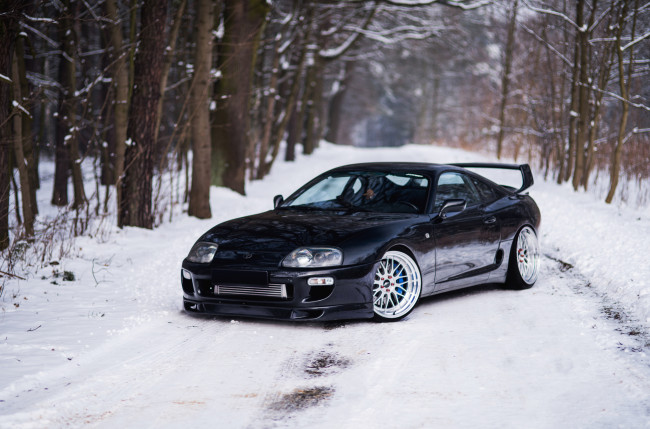 Обои картинки фото toyota supra, автомобили, toyota, supra, a80, black, snow, road, forest