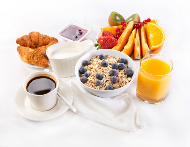 Обои картинки фото еда, разное, овсянка, кофе, завтрак, сливки, круассаны, сервировка, сок, джем, фрукты